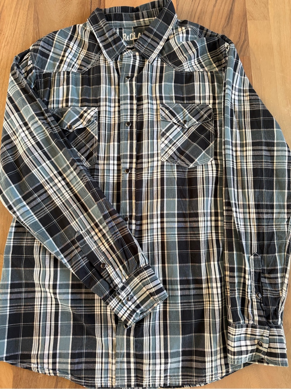 Recluse Men’s Black and Gray Plaid Button-Up Shirt